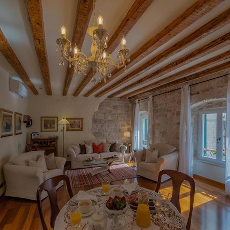 Stone Pearl Heritage Luxury Suite Split Exterior foto